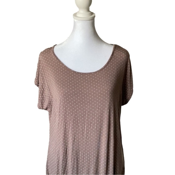 Venus Crew Neck Banded Hem Top - Picture 2 of 11